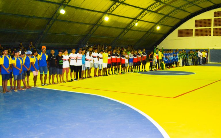 A Prefeitura realizou a abertura da primeira edição do Campeonato Municipal de Futsal (Taça Ricardo Cardozo).