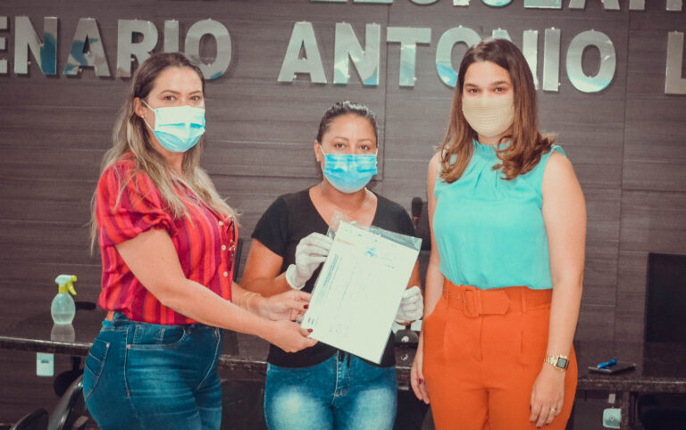 Read more about the article A Prefeitura de Tenente Ananias realizou a entrega dos cheques de microcrédito para nossos empreendedores.